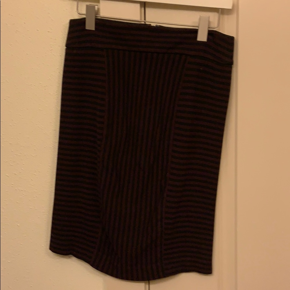 Stretch stripe fitted pencil skirt